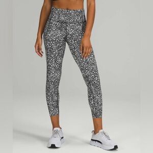 Lululemon Fast and Free High-Rise Tight 25" *Nulux Venture Flora White Black